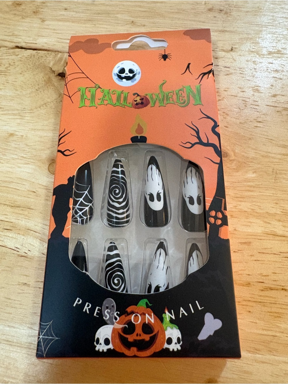 Halloween Black & White Ghost spiders spin zone Press-On Nails BN